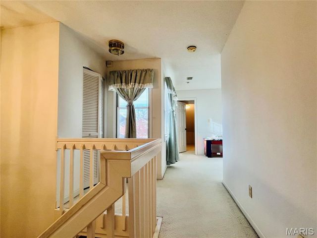 5428 Duchesne Parque Drive, St Louis, MO 63128