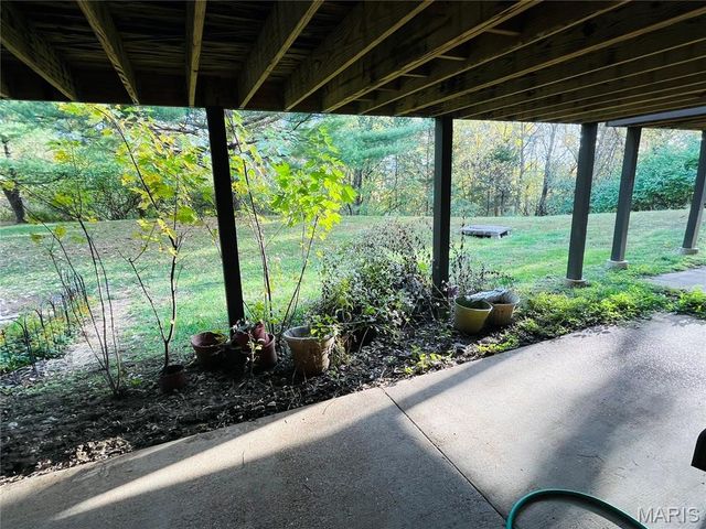 5428 Duchesne Parque Drive, St Louis, MO 63128