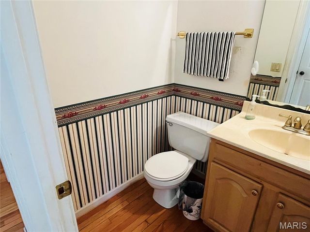 5428 Duchesne Parque Drive, St Louis, MO 63128