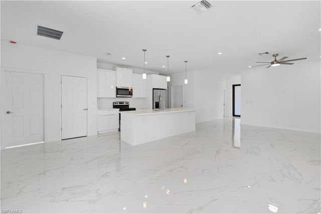 4109 17th ST SW, Lehigh Acres, FL 33976