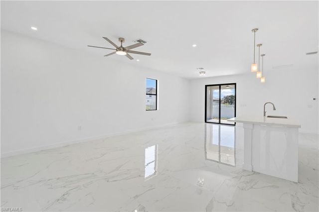 4109 17th ST SW, Lehigh Acres, FL 33976