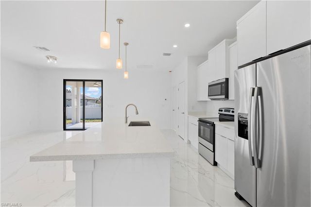 4109 17th ST SW, Lehigh Acres, FL 33976