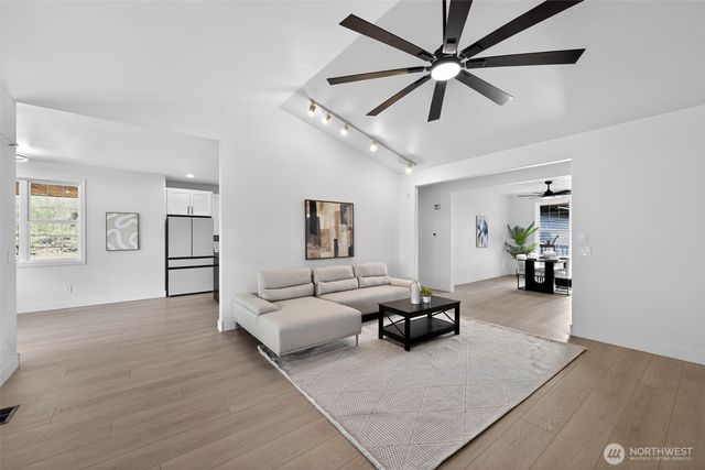 31728 SE Issaquah Fall City Road, Fall City, WA 98024