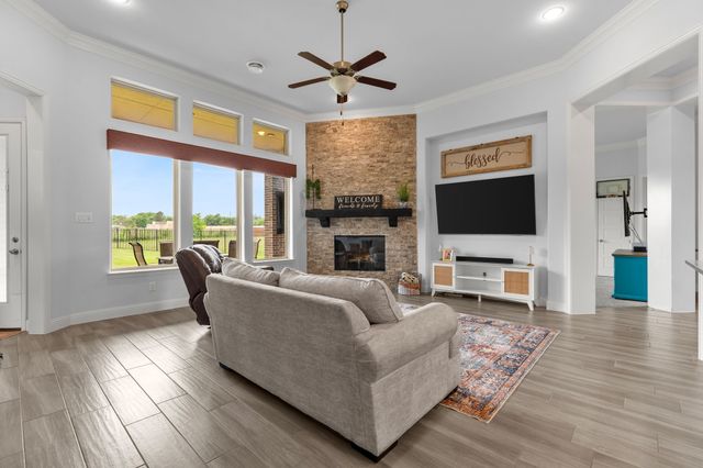 953 Prairie Timber Road, Burleson, TX 76028