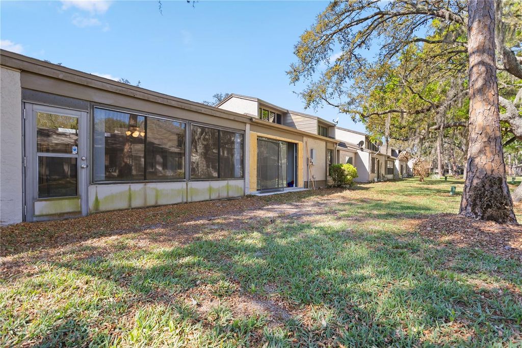 Image 24 of property listing at 618 WOODRIDGE DRIVE, Fern Park, FL 32730