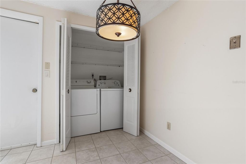 Image 36 of property listing at 618 WOODRIDGE DRIVE, Fern Park, FL 32730