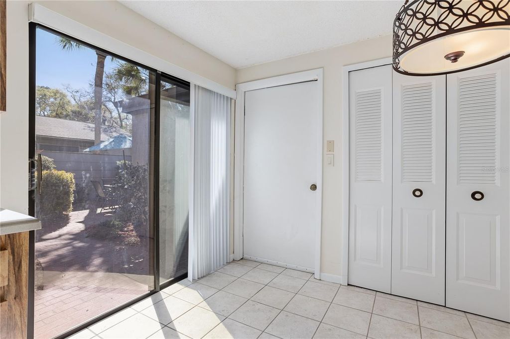 Image 37 of property listing at 618 WOODRIDGE DRIVE, Fern Park, FL 32730