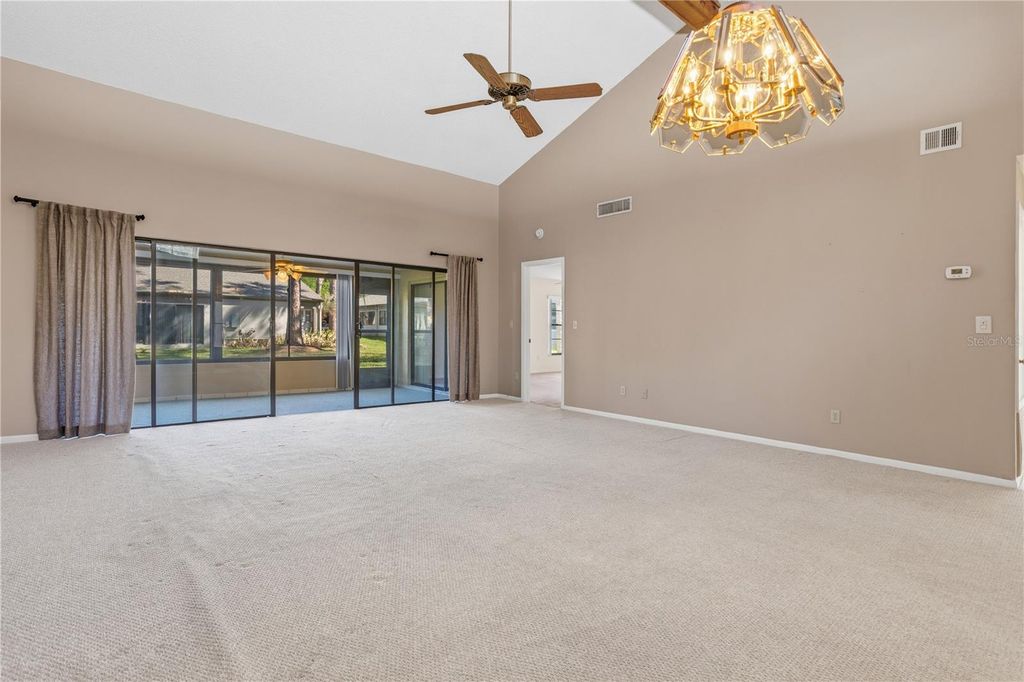 Image 40 of property listing at 618 WOODRIDGE DRIVE, Fern Park, FL 32730