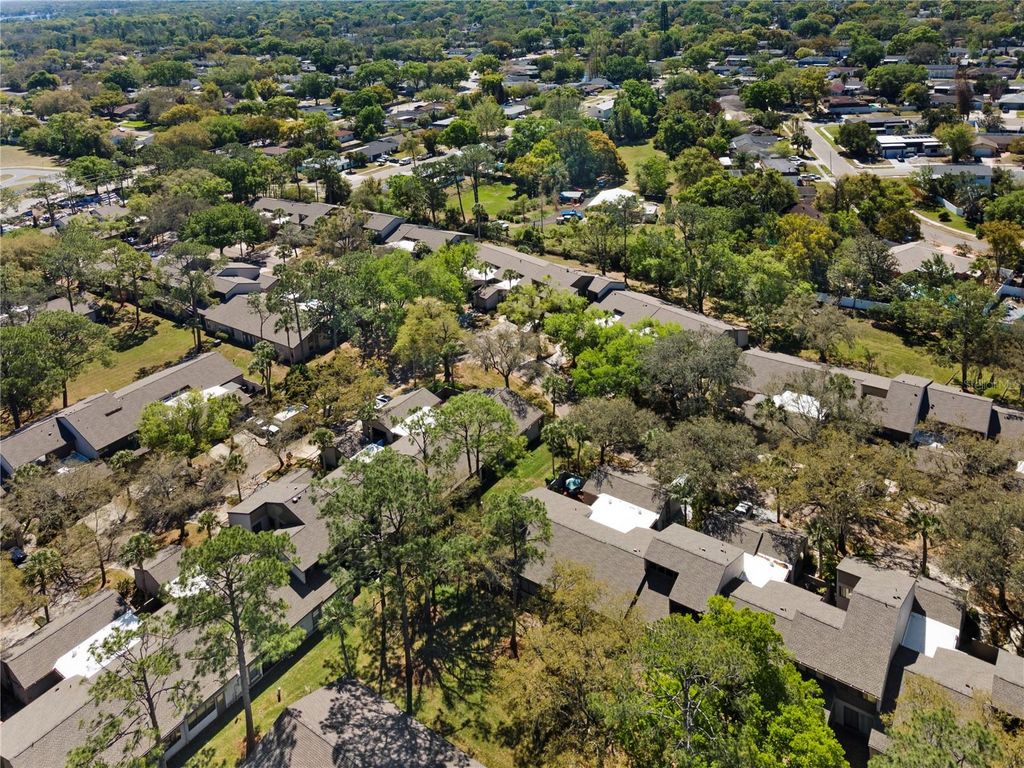 Image 50 of property listing at 618 WOODRIDGE DRIVE, Fern Park, FL 32730