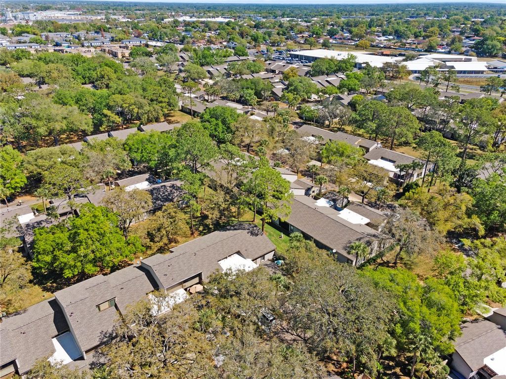 Image 53 of property listing at 618 WOODRIDGE DRIVE, Fern Park, FL 32730