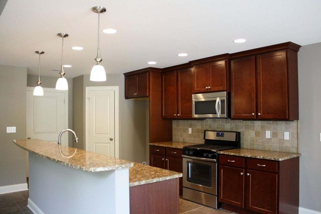 4504 WEYBRIDGE DR, Columbia, MO 65203