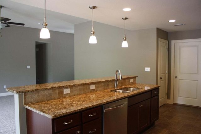 4504 WEYBRIDGE DR, Columbia, MO 65203