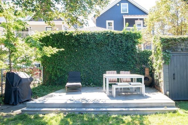 25 Bexley Rd, Boston, MA 02131