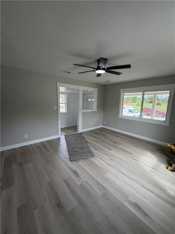 103 E Street, Creighton, MO 64739