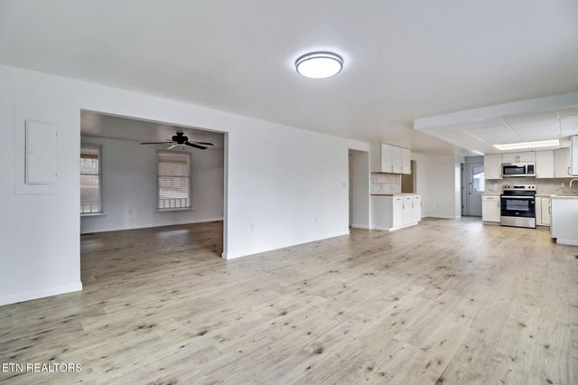 166 Hatler Rd, Crossville, TN 38555