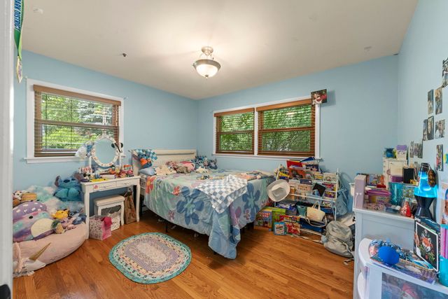 1020 S Gables Boulevard, Wheaton, IL 60189