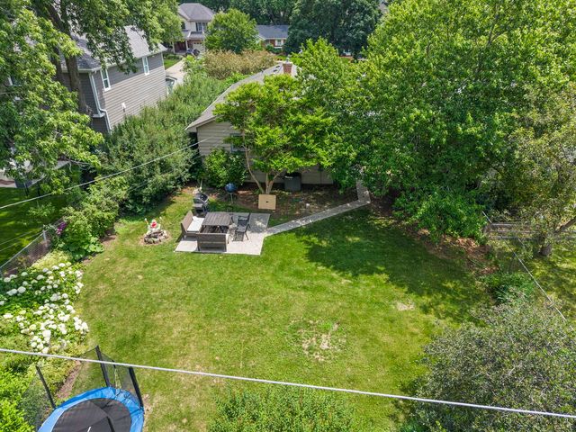 1020 S Gables Boulevard, Wheaton, IL 60189