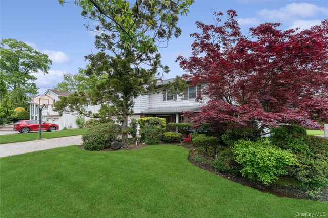 84 Nottingham Road, Manhasset Hills, NY 11040