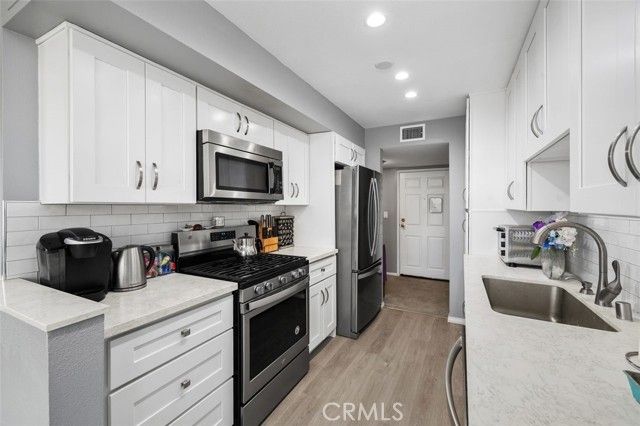 4501 Cedros 239, Sherman Oaks, CA 91403