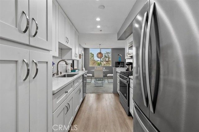 4501 Cedros 239, Sherman Oaks, CA 91403