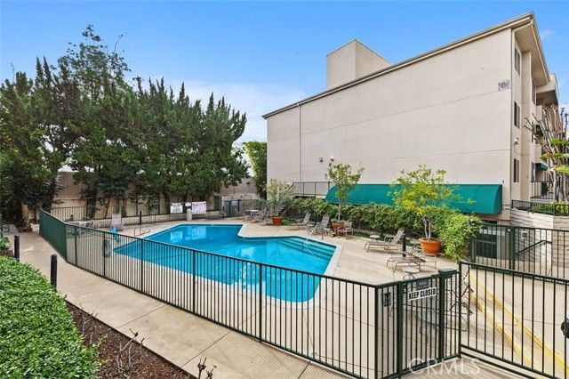 4501 Cedros 239, Sherman Oaks, CA 91403