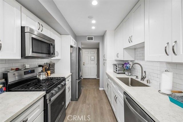 4501 Cedros 239, Sherman Oaks, CA 91403