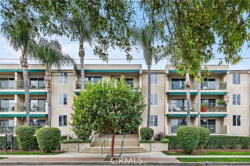 4501 Cedros 239, Sherman Oaks, CA 91403