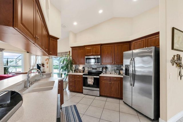 2663 BROOKSIDE BLUFF LOOP, Lakeland, FL 33813