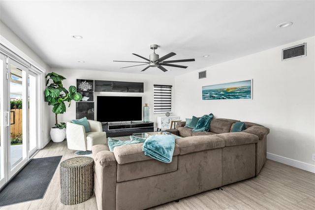 39 Castle Harbor Isle Drive, Fort Lauderdale, FL 33308