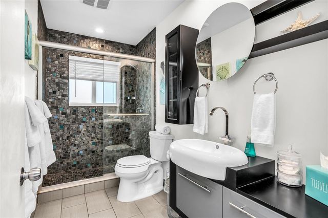 39 Castle Harbor Isle Drive, Fort Lauderdale, FL 33308