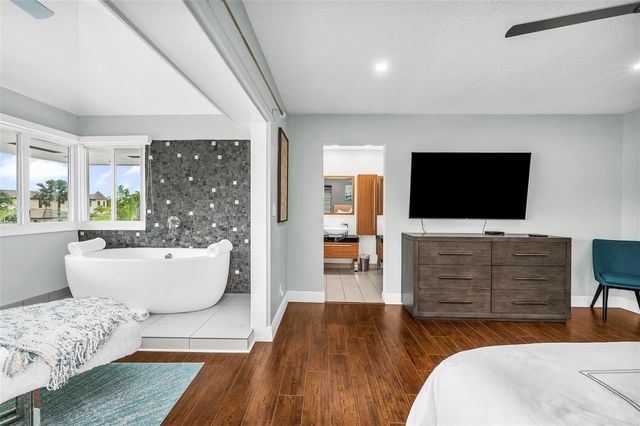 39 Castle Harbor Isle Drive, Fort Lauderdale, FL 33308
