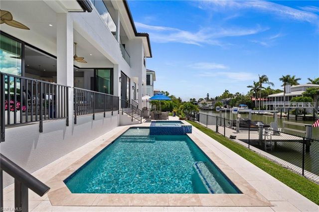 388 Pine AVE, Naples, FL 34108