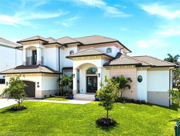 388 Pine AVE, Naples, FL 34108