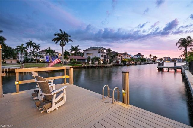 388 Pine AVE, Naples, FL 34108