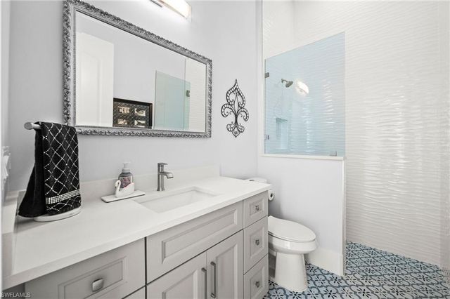 388 Pine AVE, Naples, FL 34108