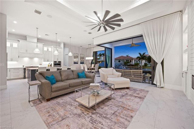 388 Pine AVE, Naples, FL 34108