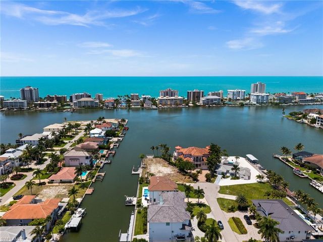 388 Pine AVE, Naples, FL 34108