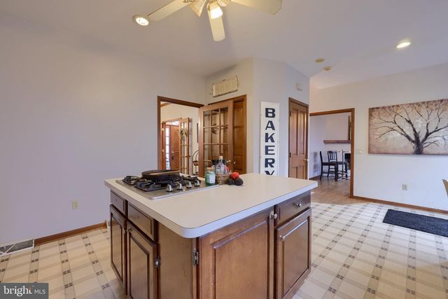 180 SPRINGVALE RD, Red Lion, PA 17356