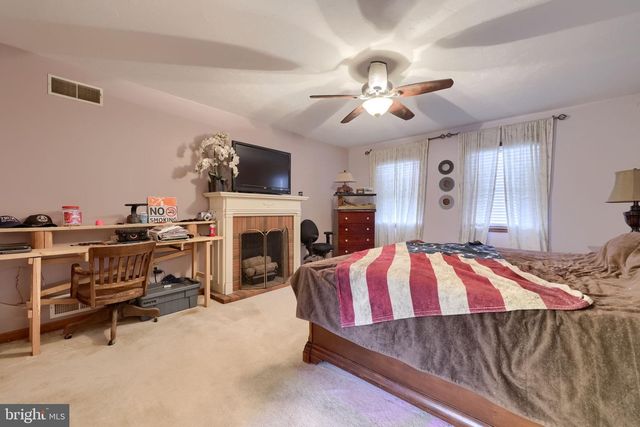 180 SPRINGVALE RD, Red Lion, PA 17356