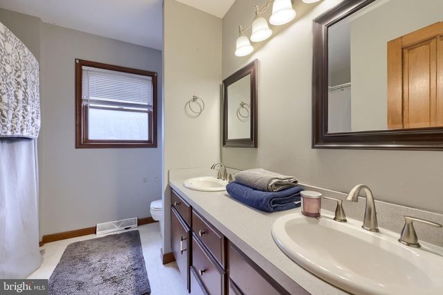 180 SPRINGVALE RD, Red Lion, PA 17356