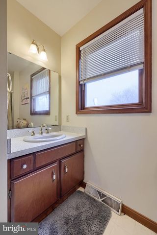 180 SPRINGVALE RD, Red Lion, PA 17356