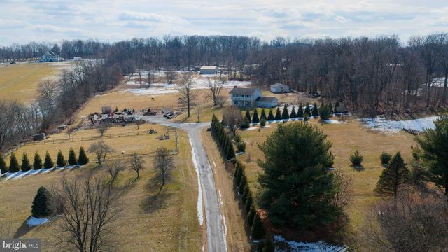 180 SPRINGVALE RD, Red Lion, PA 17356