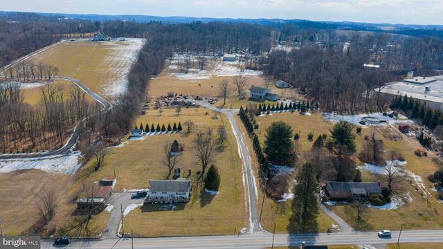 180 SPRINGVALE RD, Red Lion, PA 17356