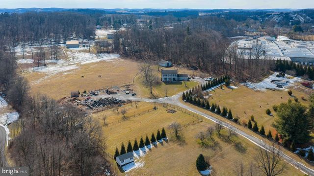 180 SPRINGVALE RD, Red Lion, PA 17356