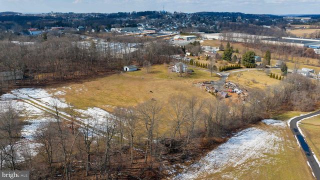 180 SPRINGVALE RD, Red Lion, PA 17356