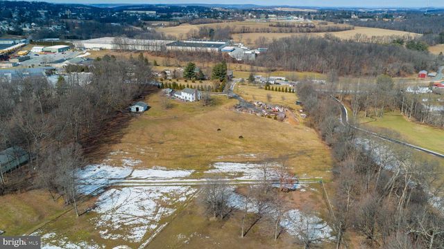 180 SPRINGVALE RD, Red Lion, PA 17356