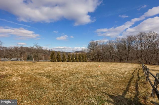 180 SPRINGVALE RD, Red Lion, PA 17356