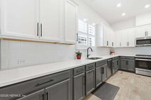 76 PARK CENTER Avenue, Ponte Vedra, FL 32081
