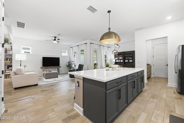76 PARK CENTER Avenue, Ponte Vedra, FL 32081