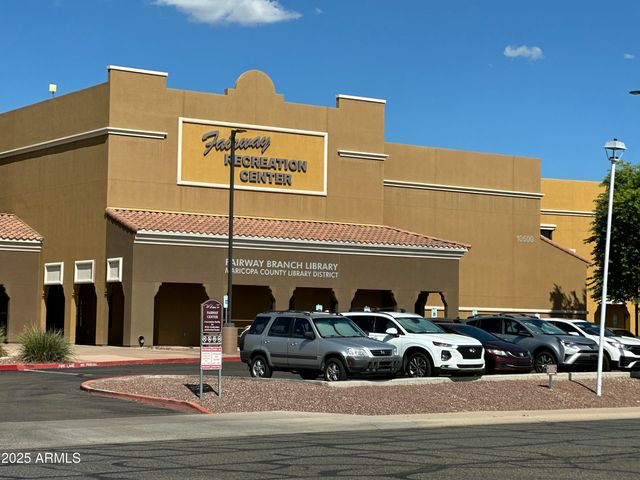 10847 N FAIRWAY Court 211, Sun City, AZ 85351